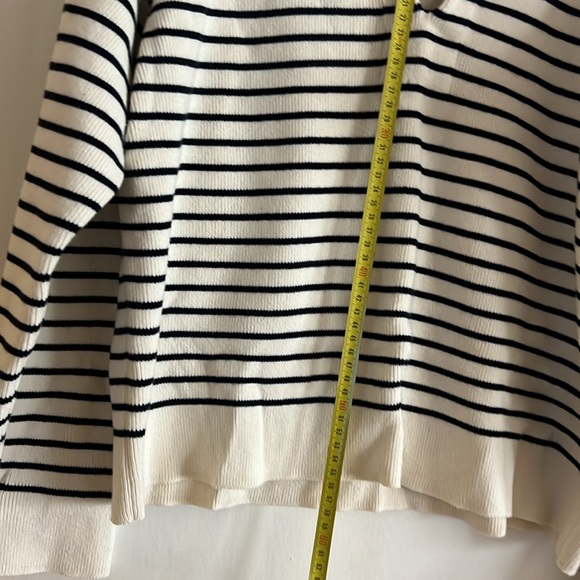 CELINE Paris 'MARIN' OPEN-COLLAR SWEATER IN COTTON - Picture 16 of 17